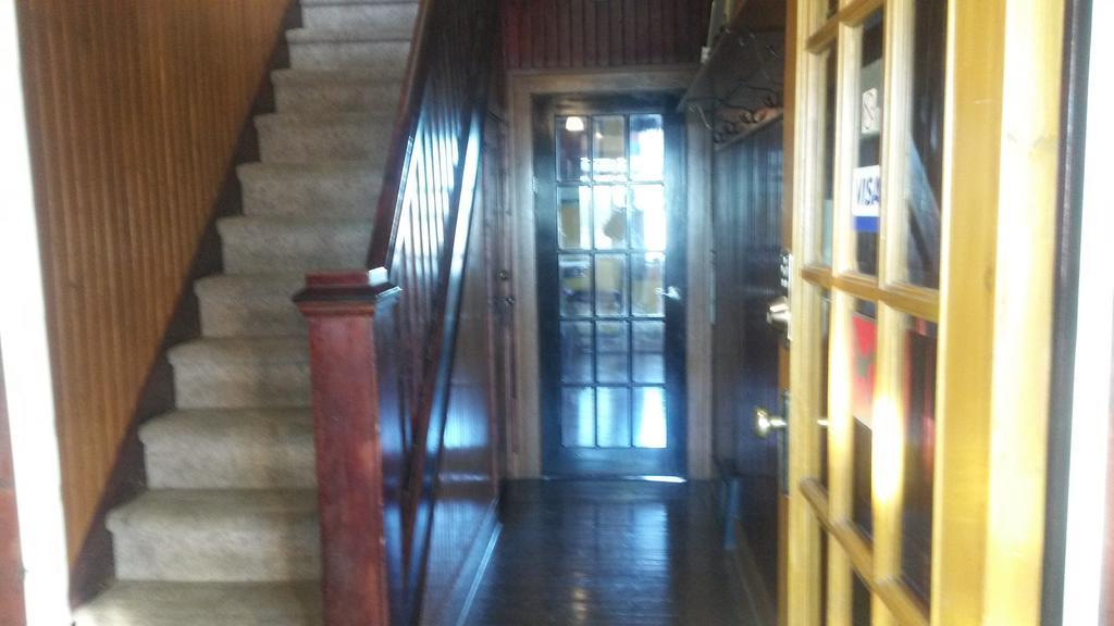 Nisku Guest House Exterior foto